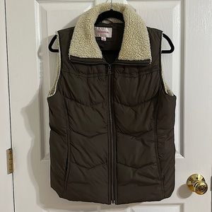 Brown Vest brand Xhilaration size Large